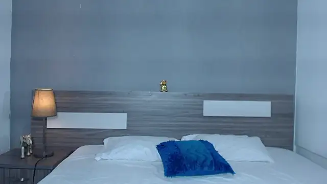 Liiamthompson online show from October 2025 09:31:01 AM