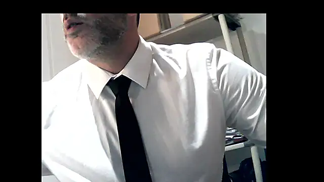 66MA69 online show from April 2026 05:01:02 AM