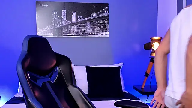 Max Conor1 online show from September 2025 03:34:02 PM