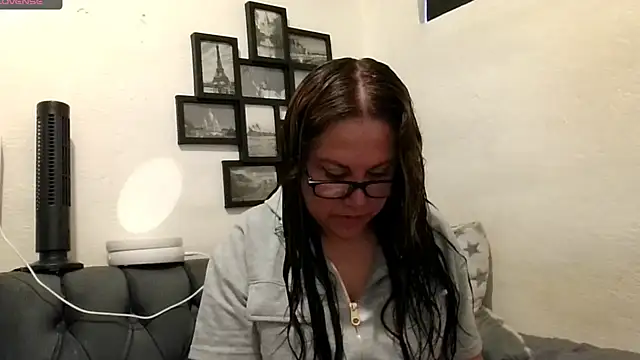 Snapshot of MirandaLatinaLovely chatting on May 2026 05:21:01 PM MirandaLatinaLovely online show from May 2026 05:21:01 PM