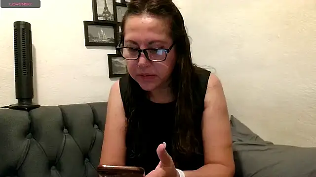 Snapshot of MirandaLatinaLovely chatting on May 2026 05:54:02 PM MirandaLatinaLovely online show from May 2026 05:54:02 PM