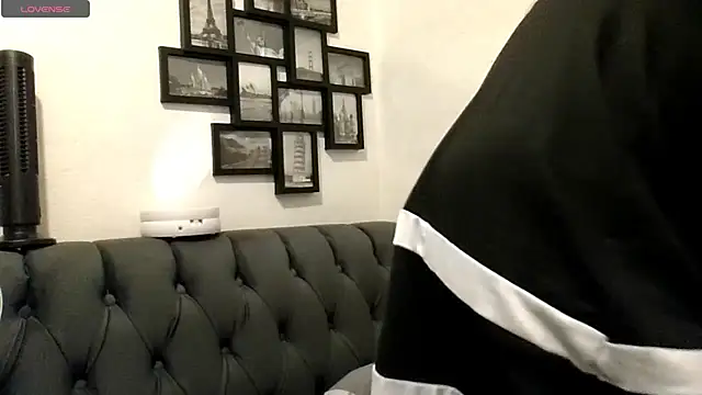Snapshot of MirandaLatinaLovely chatting on June 2026 05:52:01 PM MirandaLatinaLovely online show from June 2026 05:52:01 PM