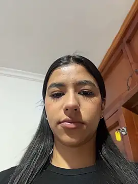 Snapshot of eva_roseee chatting on May 2026 01:01:02 AM eva roseee online show from May 2026 01:01:02 AM