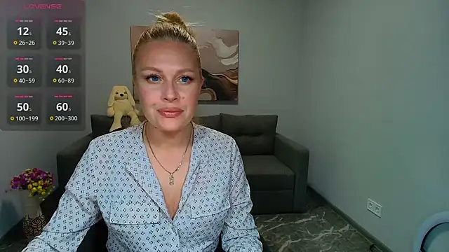 Snapshot of Mira_Whites chatting on May 2026 12:23:02 PM Mira Whites online show from May 2026 12:23:02 PM