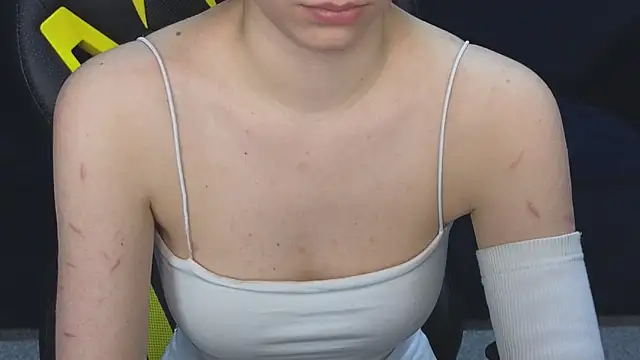 Snapshot of BettyCarter07 chatting on March 2025 07:08:02 AM BettyCarter07 online show from March 2025 07:08:02 AM