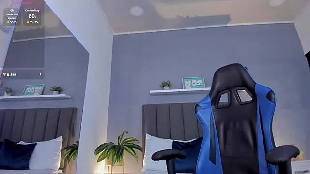 alessia leroy online show from February 2026 07:42:02 PM