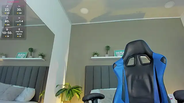 alessia leroy online show from April 2026 07:37:01 PM