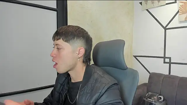 marcuscollins1  online show from November 2025 02:17:01 PM