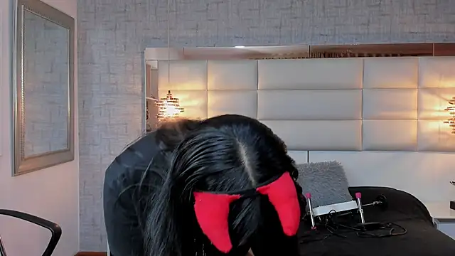 Snapshot of Nohemi_louse chatting on October 2025 07:13:02 PM Nohemi louse online show from October 2025 07:13:02 PM