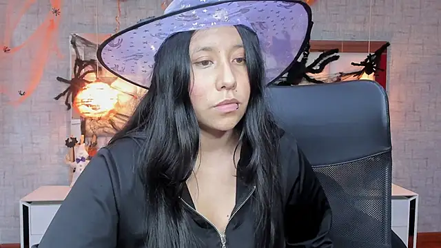 Snapshot of Nohemi_louse chatting on October 2025 07:05:02 PM Nohemi louse online show from October 2025 07:05:02 PM