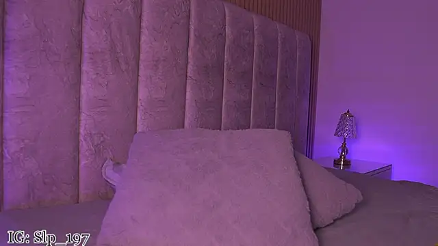 sara lopee1 online show from April 2026 12:00:02 PM