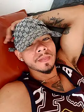 Niick01  online show from November 2025 04:29:01 PM