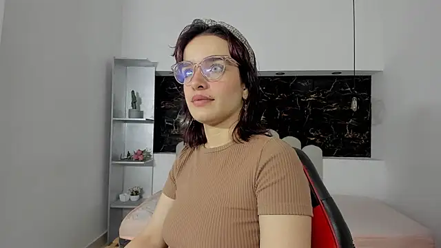 Annyrosee online show from February 2026 07:56:02 PM