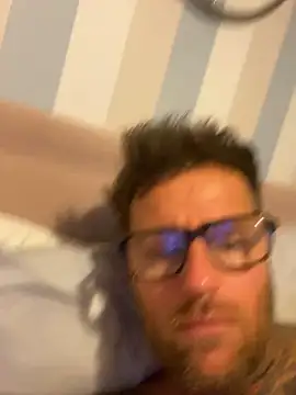 Snapshot of Jamesdeanmcqueen chatting on February 2025 07:34:01 PM Jamesdeanmcqueen online show from February 2025 07:34:01 PM