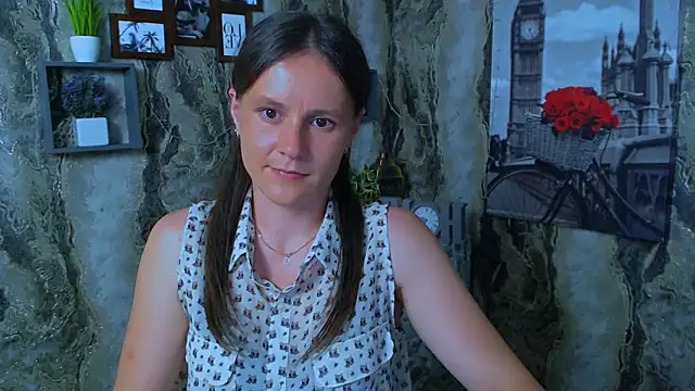 Snapshot of ValeriaHeart_ chatting on May 2026 01:37:01 PM ValeriaHeart online show from May 2026 01:37:01 PM