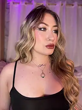 Snapshot of Lally_Valencia__ chatting on June 2026 04:39:02 AM Lally Valencia online show from June 2026 04:39:02 AM