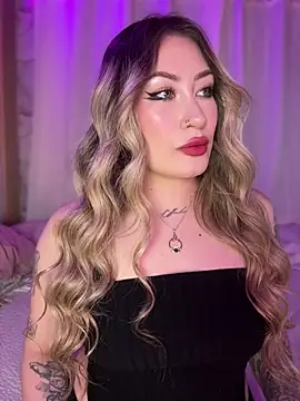Snapshot of Lally_Valencia__ chatting on June 2026 03:00:01 AM Lally Valencia online show from June 2026 03:00:01 AM