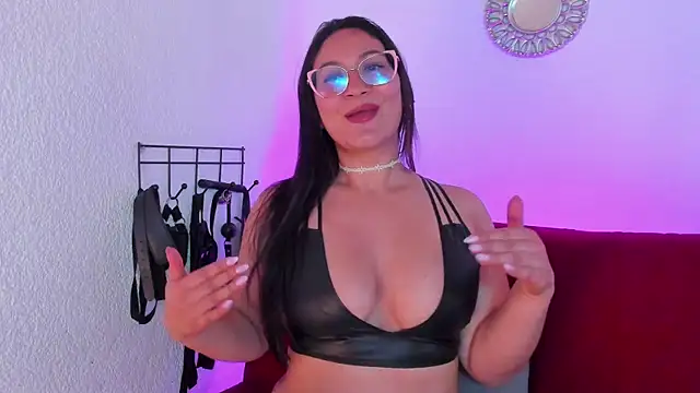 kendalbrook online show from November 2025 04:17:02 PM