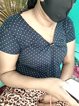 monekhan123 online show from December 2025 04:18:02 AM