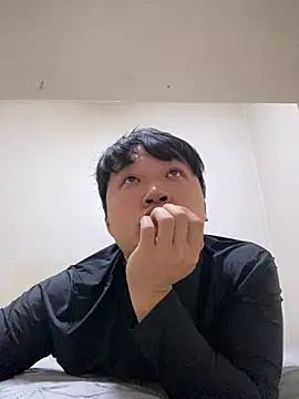 offwhite777 online show from February 2025 08:46:01 AM