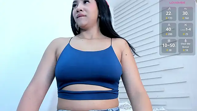 Lia Guzman online show from February 2025 11:45:02 AM