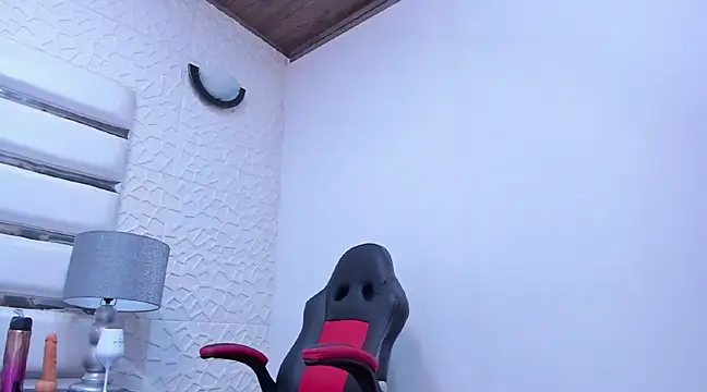 LottieBenz online show from February 2025 10:04:02 PM