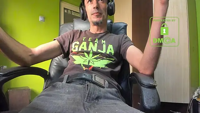 BigCumShoot online show from November 2025 07:18:01 AM