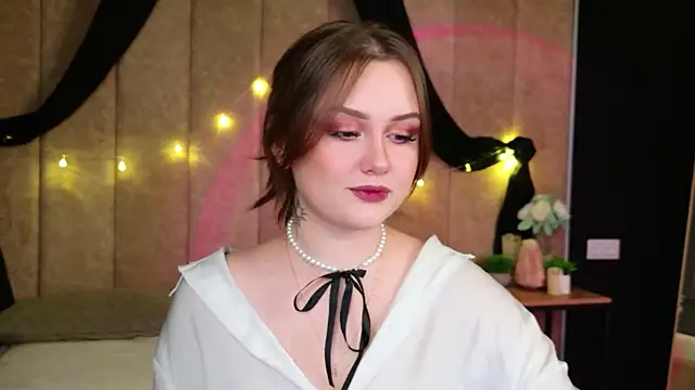 Kendra Parlow online show from November 2025 08:30:02 PM