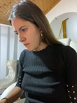 Snapshot of Andrea18_blonde chatting on March 2025 10:49:01 PM Andrea18 blonde online show from March 2025 10:49:01 PM