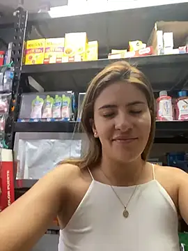 Snapshot of Andrea18_blonde chatting on July 2026 03:38:02 PM Andrea18 blonde online show from July 2026 03:38:02 PM