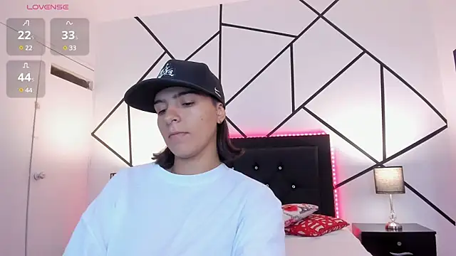 Liiam smith  online show from February 2025 11:45:02 AM