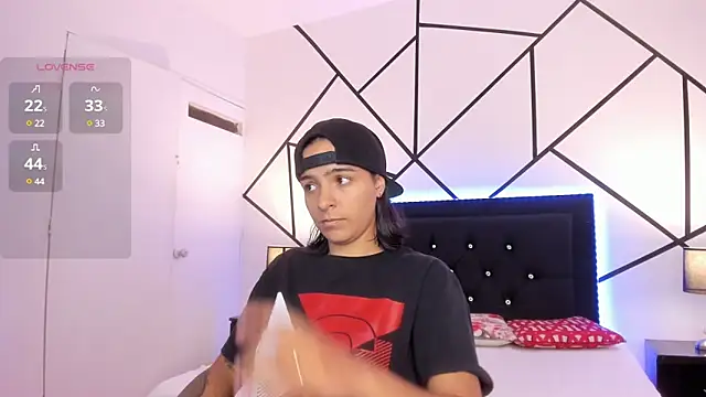 Liiam smith  online show from March 2025 12:12:01 PM