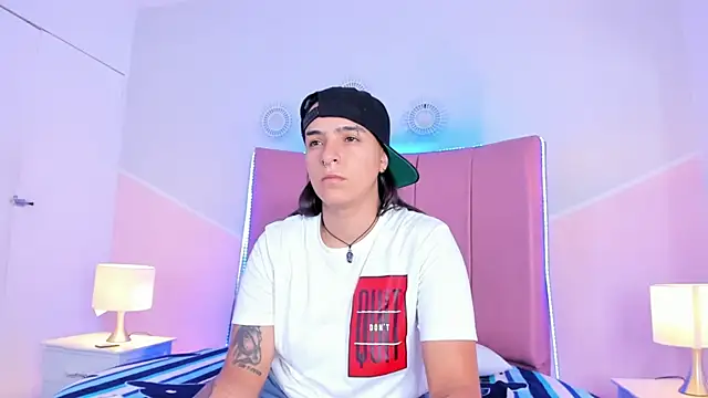 Liiam smith  online show from September 2025 01:05:01 PM