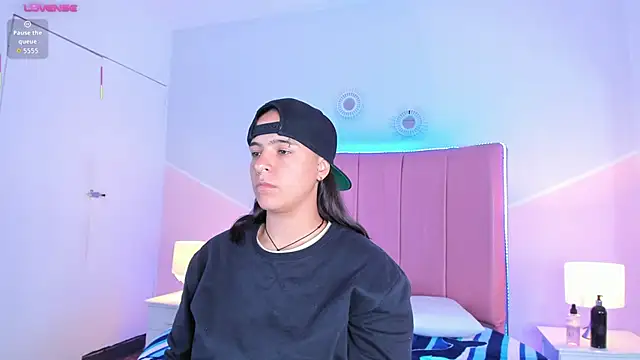 Liiam smith  online show from October 2025 12:55:02 PM