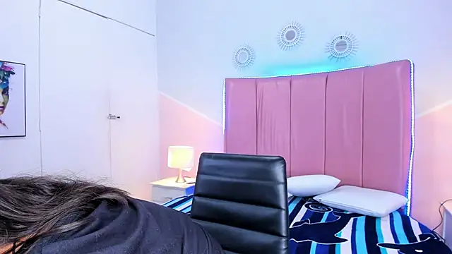 Liiam smith  online show from October 2025 01:56:02 PM