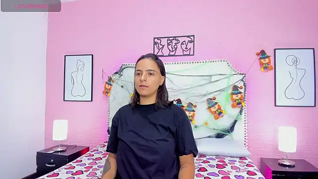 Liiam smith  online show from October 2025 01:12:01 PM