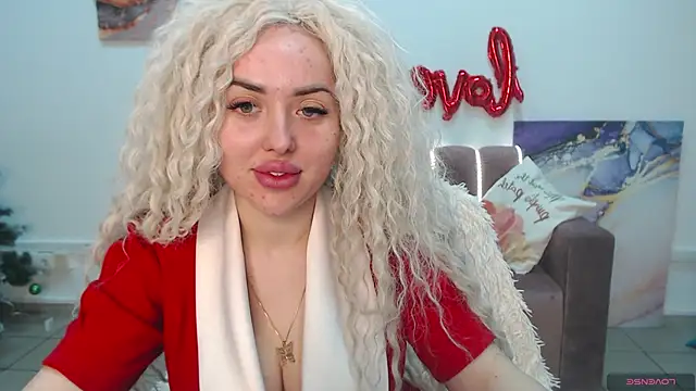 Snapshot of MissisCaty chatting on February 2025 07:42:01 PM MissisCaty online show from February 2025 07:42:01 PM