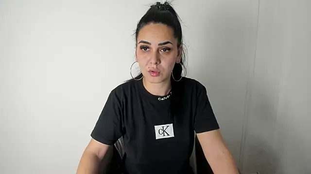 NicoleKatee online show from November 2025 02:49:02 PM