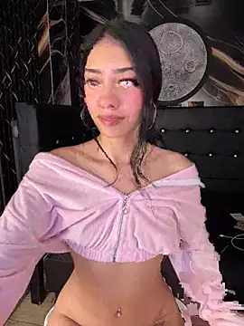 Snapshot of TayylorSexx chatting on May 2026 03:11:02 AM TayylorSexx online show from May 2026 03:11:02 AM