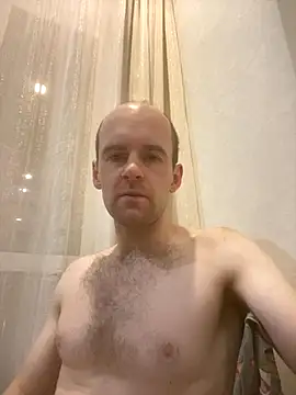 LynnAhNight online show from November 2025 02:50:02 AM