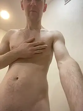 LynnAhNight online show from February 2026 03:23:02 AM