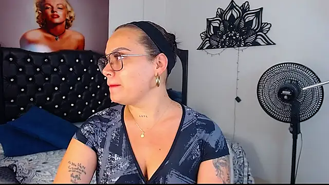 Taliana36 online show from October 2025 12:07:02 PM