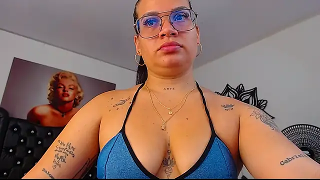 Taliana36 online show from November 2025 12:38:02 PM