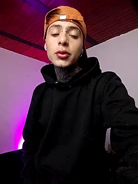 Snapshot of 7_Saturno_7 chatting on May 2026 12:33:01 PM 7 Saturno 7 online show from May 2026 12:33:01 PM
