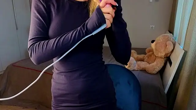 AnitaLamb online show from September 2025 04:25:02 AM