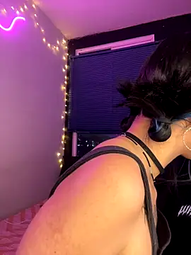 Snapshot of mavimist__ chatting on October 2025 01:02:02 AM mavimist online show from October 2025 01:02:02 AM