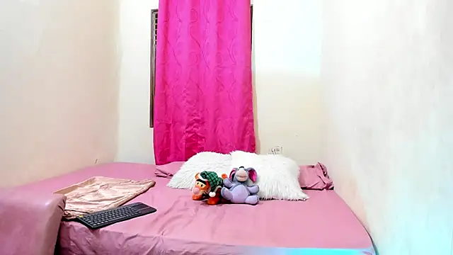 Paloma 24  online show from February 2025 01:53:02 PM