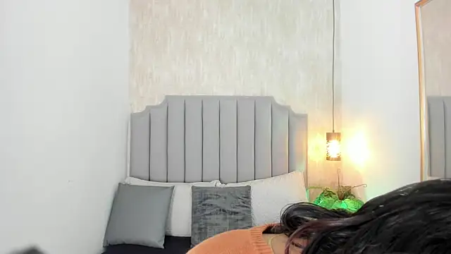 Alice Massiel  online show from February 2025 11:48:01 PM