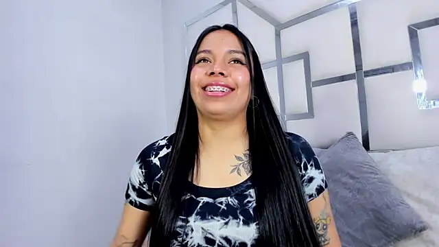 ZoeWan69 online show from September 2025 01:16:01 PM