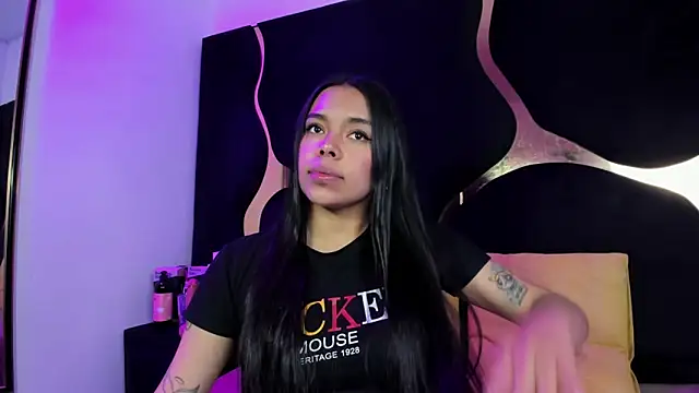 ZoeWan69 online show from October 2025 12:05:01 PM